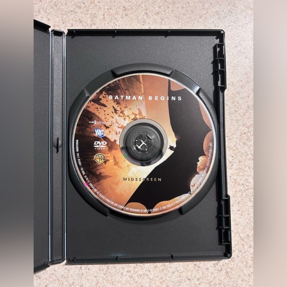 Batman Begins Widescreen Edition DVD - Picture 2 of 3